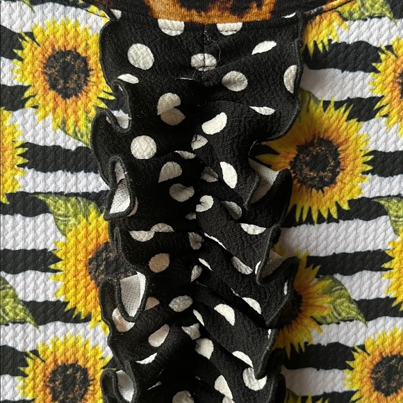 Beautiful Custom Made Top - Picture 3 of 4